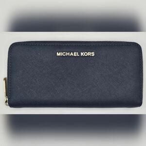 Michael Kors Midnight Blue Zip Wallet 💜EUC💙